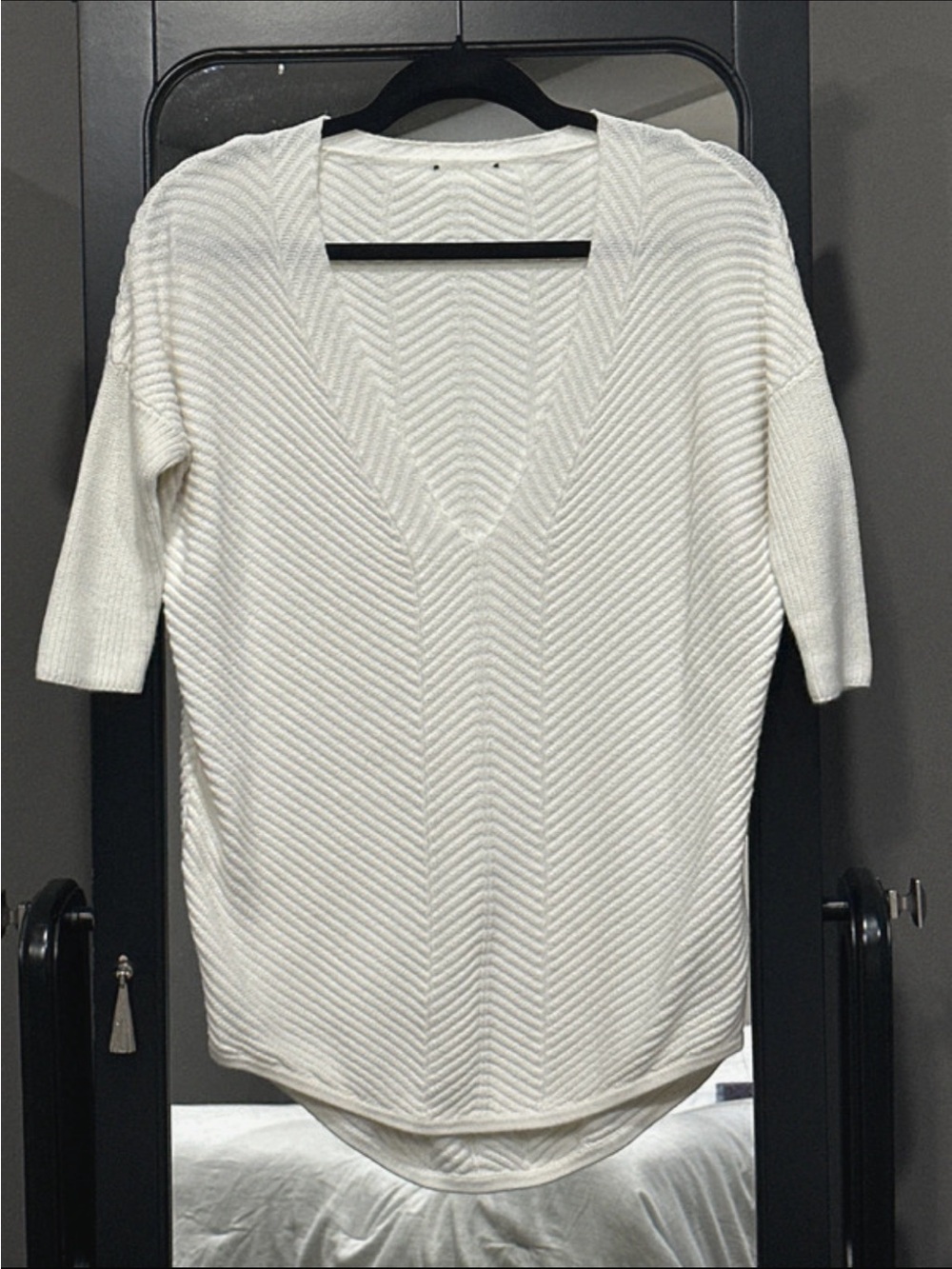Express White V-Neck 3/4 Sleeve Sweater